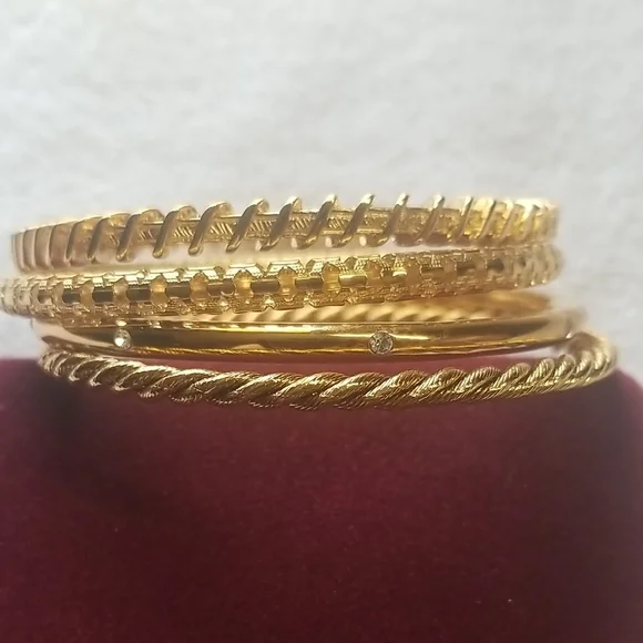 Elegant Gold Bracelet Set - Picture 3 of 5